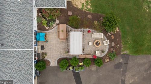 135 Marmic Dr, Southampton PA 18966-1725 exterior