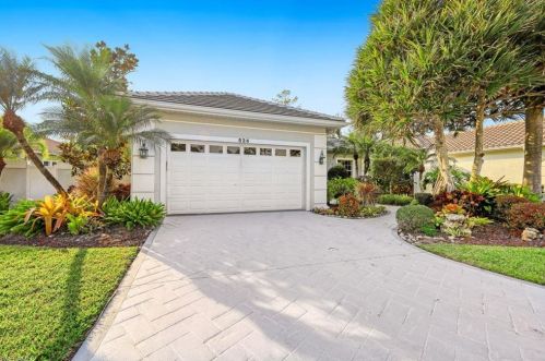524 Eagle Creek Dr, Naples, FL 34113-8029