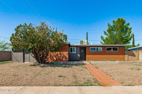 7901 Victoria Dr, Tucson, AZ 85730-3510