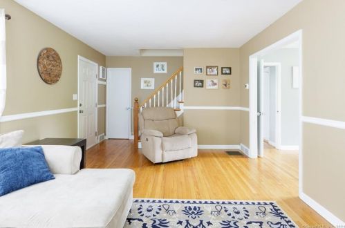 308 Twin Lakes Rd, North Branford CT  06471-1220 exterior