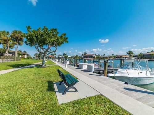 567 Seaview Ct, Marco Island FL  34145-2615 exterior