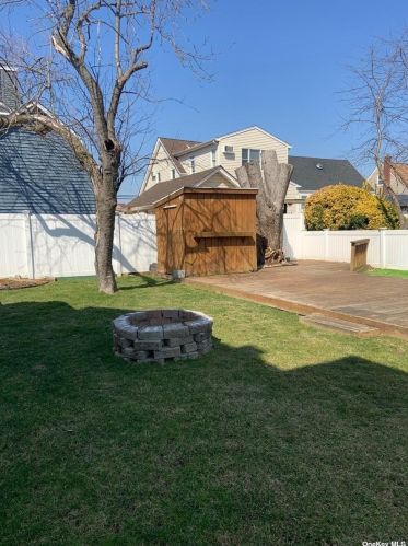 49 3rd Ave, East Rockaway NY  11518-1914 exterior