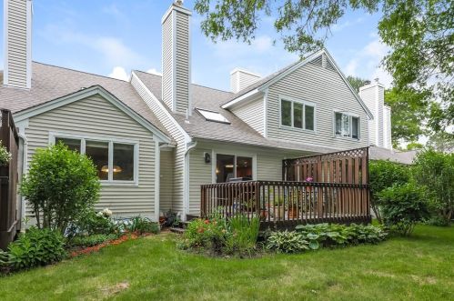 48 Pine Hill Blvd, Mashpee MA  02649-2850 exterior