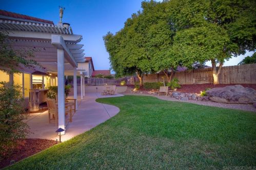 16993 Cresta Dr, San Diego CA 92128-2311 exterior