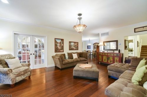 27 Twombly Ct, Morristown NJ  07960-5503 exterior