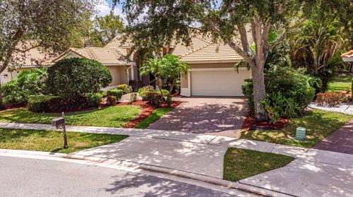 7636 Dorchester Rd, Boynton Beach, FL 33472-5003