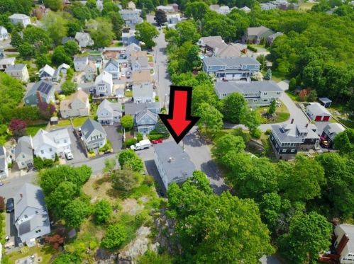 75 Crescent St, Swampscott MA 01907-1010 exterior