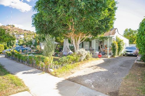 1416 Windsor Rd, Glendale, CA 91205-2755