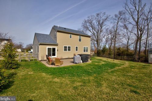 1 Diprinzio Dr, Pottstown PA  19464-2038 exterior