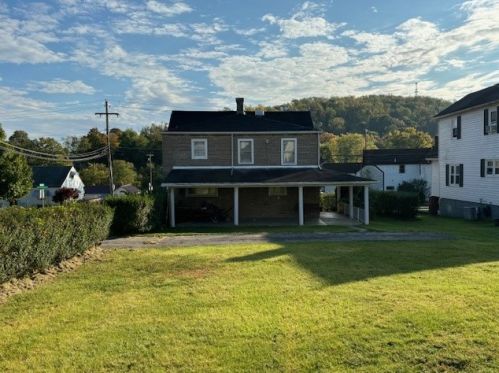 109 Pittsburgh Rd, Bentleyville, PA 15314-1059