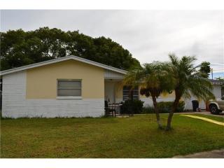 1500 Linstock Dr, Tarpon Springs, FL 34690-6135