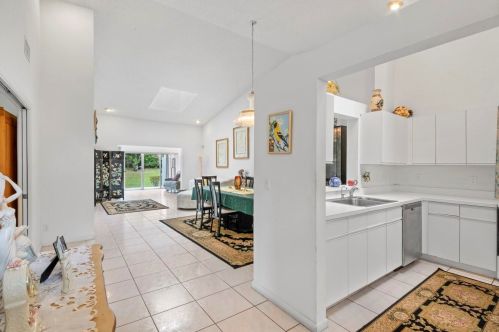 7617 Is Breeze Ter, Boynton Beach FL  33437-5403 exterior