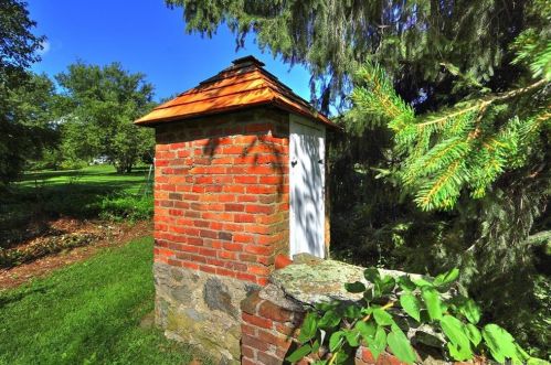 354 Moose Hill Rd, Upper Stepney CT  06468-2404 exterior