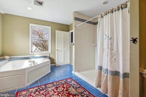 737 Hoover Rd, Blue Bell PA  19422-2015 exterior