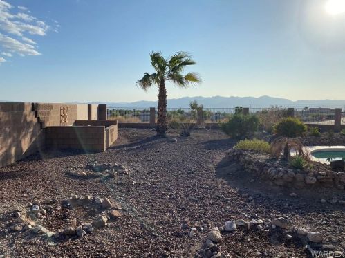 2501 Whispering Ridge Dr, Bullhead City AZ  86442-8686 exterior