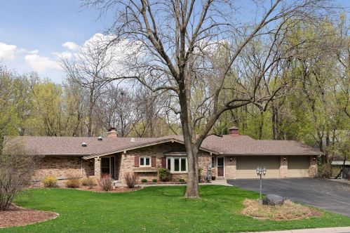 10917 Glen Wilding Ln, Minneapolis, MN 55431-4216