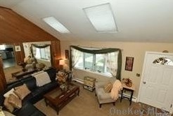 298 3rd St, Deer Park, NY 11729-6615