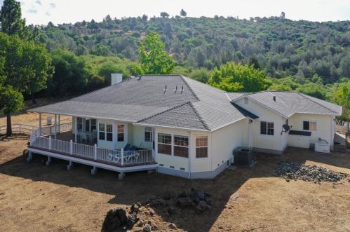 10460 Oak Canyon Dr, Lake Wildwood, CA 95946-8990
