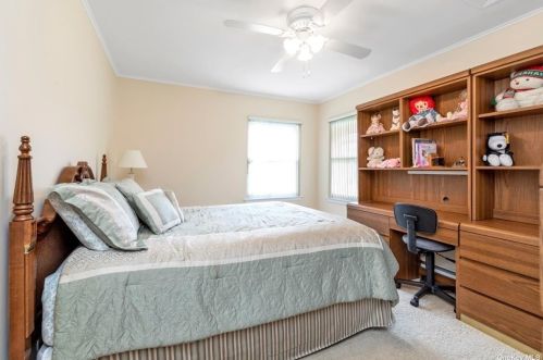 34 Forsythia Ln, Muttontown NY  11753-2337 exterior