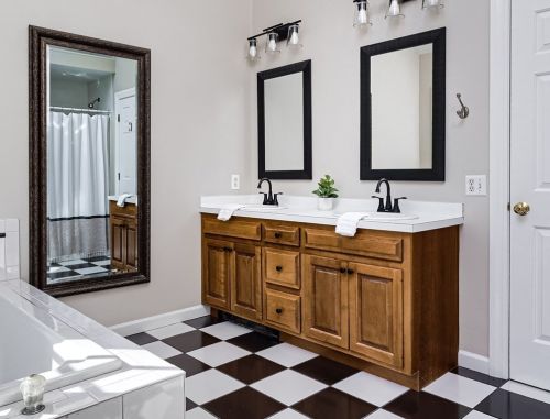 9 Kemble Dr, Shrewsbury MA 01545-1690 exterior