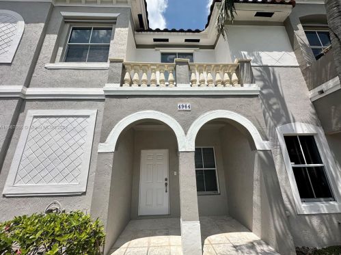 4964 140th Ter, Hollywood, FL 33027-6203