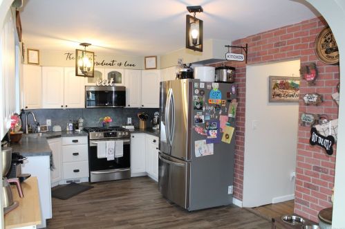 35 Hartford St, North Lindenhurst NY  11757-3843 exterior