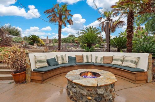 1322 Hamilton Ln, Escondido CA  92029-4316 exterior