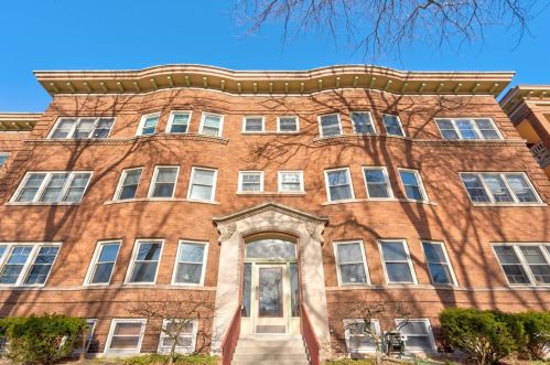 2633 Hackett Ave, Milwaukee WI  53211-3834 exterior