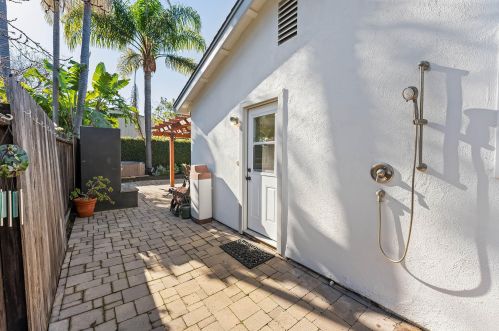 5267 Calle Barquero, Santa Barbara CA  93111-1715 exterior