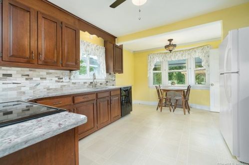 433 Newfield St, Middletown CT 06457-1830 exterior