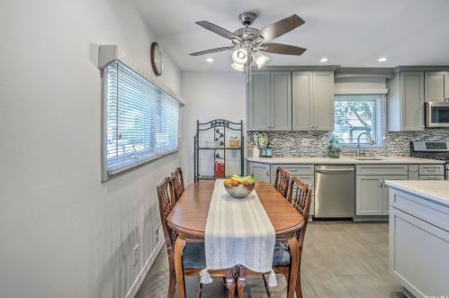 17 Wren Ct, Northport, NY 11768-3343