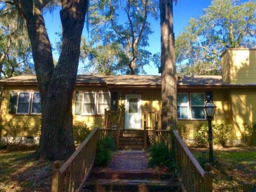 111 Capers St, Beaufort, SC 29902-5201