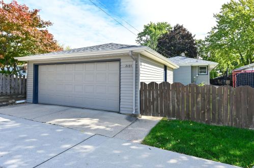 2101 116, Milwaukee WI 53226-2106 exterior