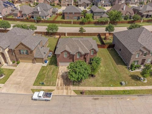 3010 Aurora Mist Dr, Oak Point, TX 75068-7861
