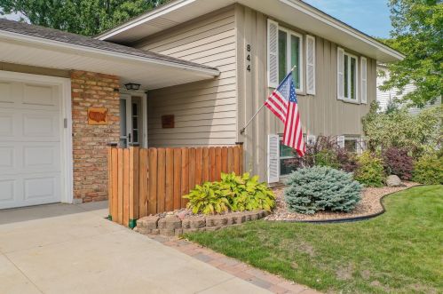 844 Greening Dr, Saint Paul, MN 55124-8919