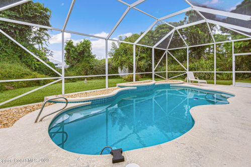 1025 Newfound Harbor Dr, Merritt Island, FL 32952-2759