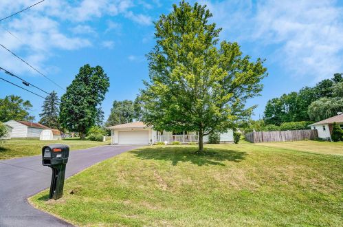 2160 Mile Rd, Springfield, OH 45503-2834