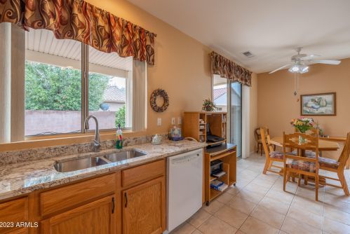 16131 Quail Creek Ln, Sun City AZ  85374-4910 exterior