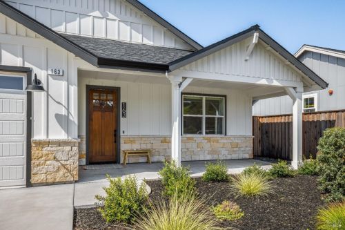 163 Ursuline Rd, Santa Rosa, CA 95403-1736