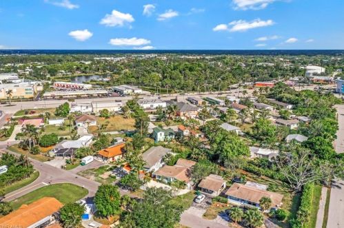 2263 Spruce St, Naples FL  34112-4652 exterior