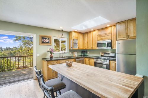 6499 Lone Pine Rd, Sebastopol CA  95472-5622 exterior