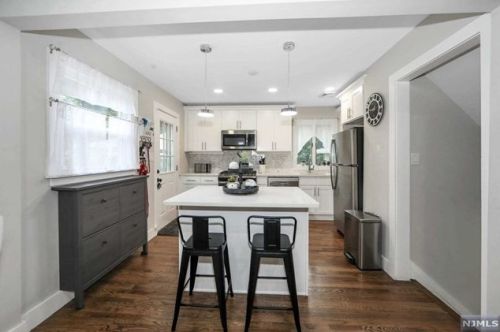 12 Pawnee Ave, Oakland NJ  07436-3019 exterior