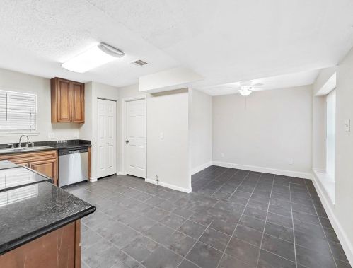 817 Willow Creek Dr, Morgans Point TX  77571-2730 exterior