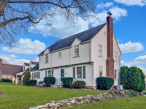 200 Clen Moore Blvd, New Castle, PA 16105-2142