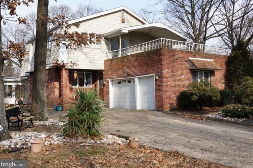 8937 Wyndam Rd, Camden, NJ 08110-1130