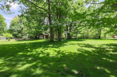 1295 White Oak Rd, Amelia OH  45102-2520 exterior