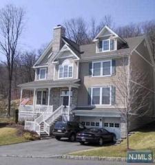 9 Winding Rdg, Oakland, NJ 07436-2327