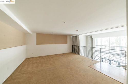 569 9th St, Oakland CA  94607-3833 exterior