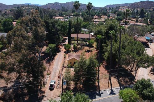 11763 Eucalyptus Hills Dr, Lakeside CA  92040-1303 exterior