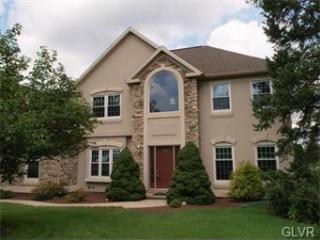 5827 Meadow Dr, Orefield, PA 18069-8807